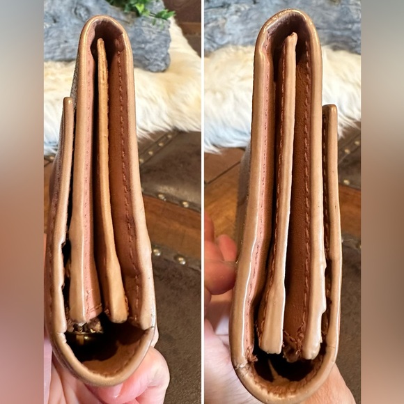 BURBERRY Long Wallet - Picture 5 of 17